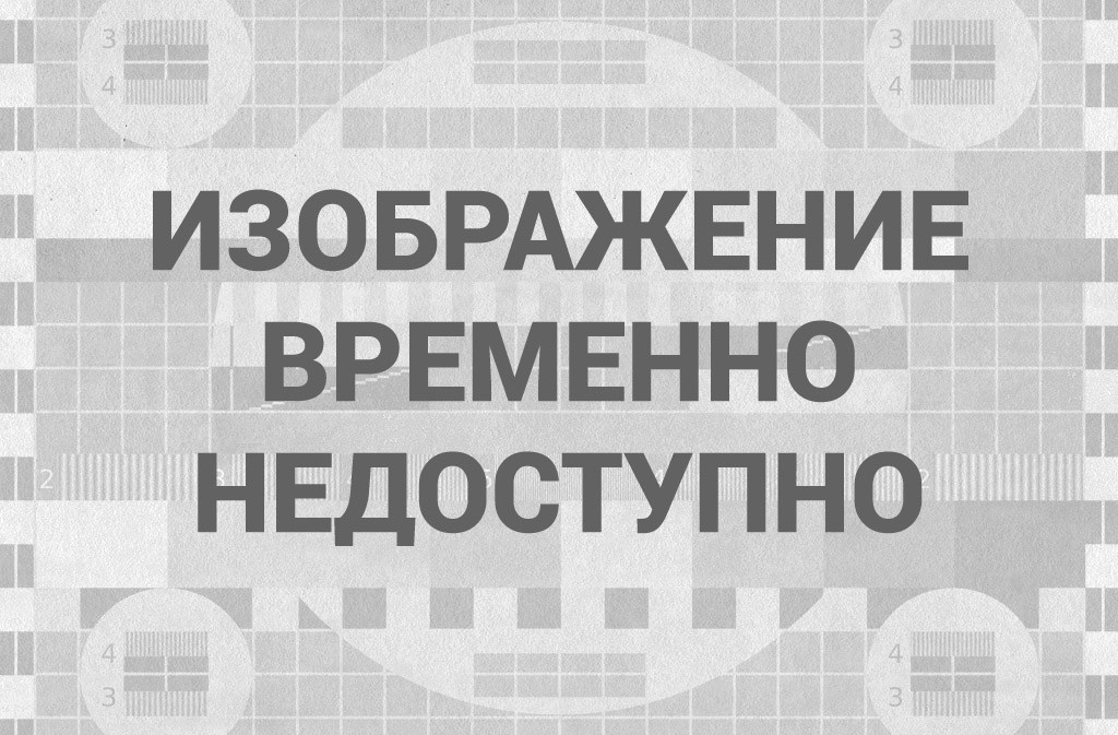 закладывание мази под нижнее веко